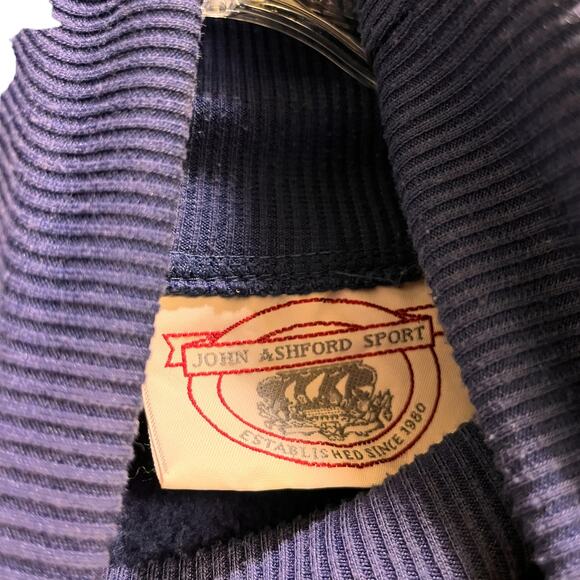 Vintage John Ashford Sport Skiers Embroidered Turtleneck Sweatshirt - Picture 2 of 7